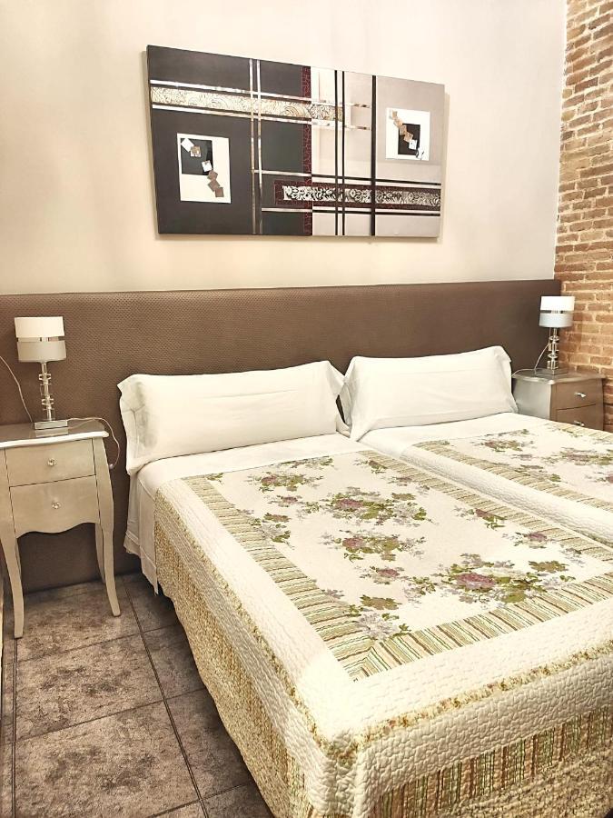 Double or Twin Room Private Bathroom