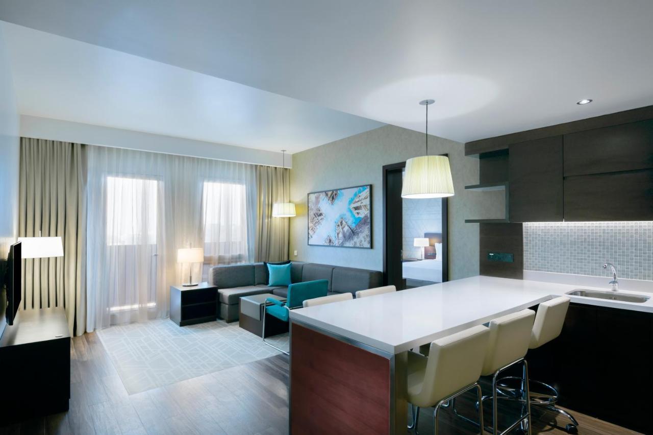 King Suite & on F&B