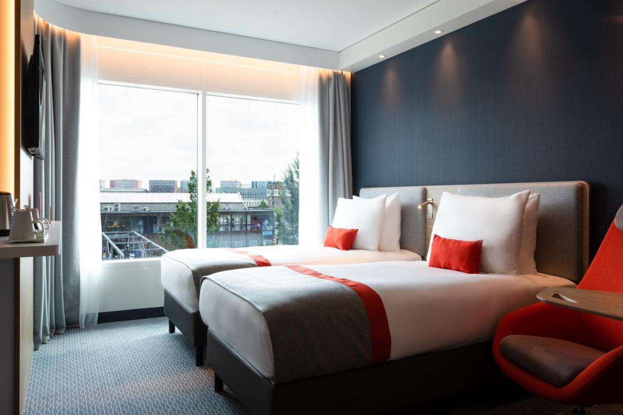 Standard Twin Room City View