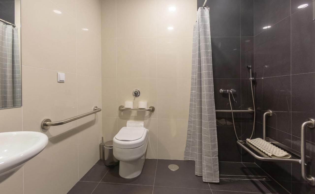 Double or Twin Room Disability Access