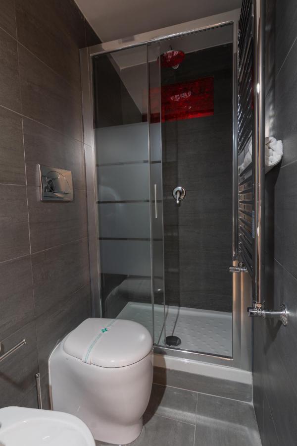 Queen Room Private External Bathroom