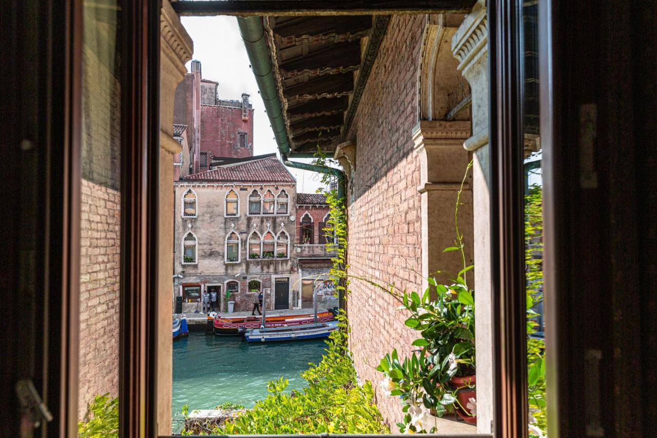 Superior Double or Twin Room Canal View