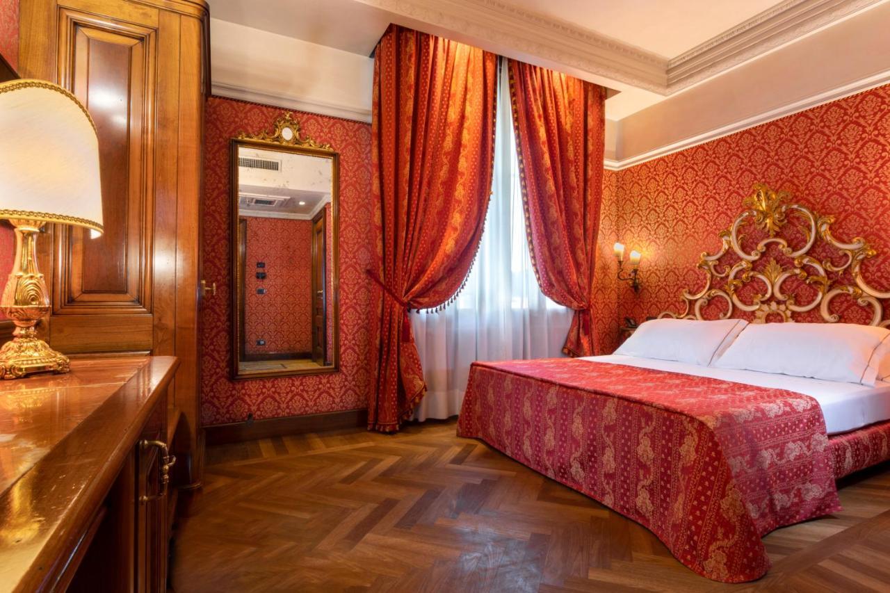 Superior Double or Twin Room Canal View