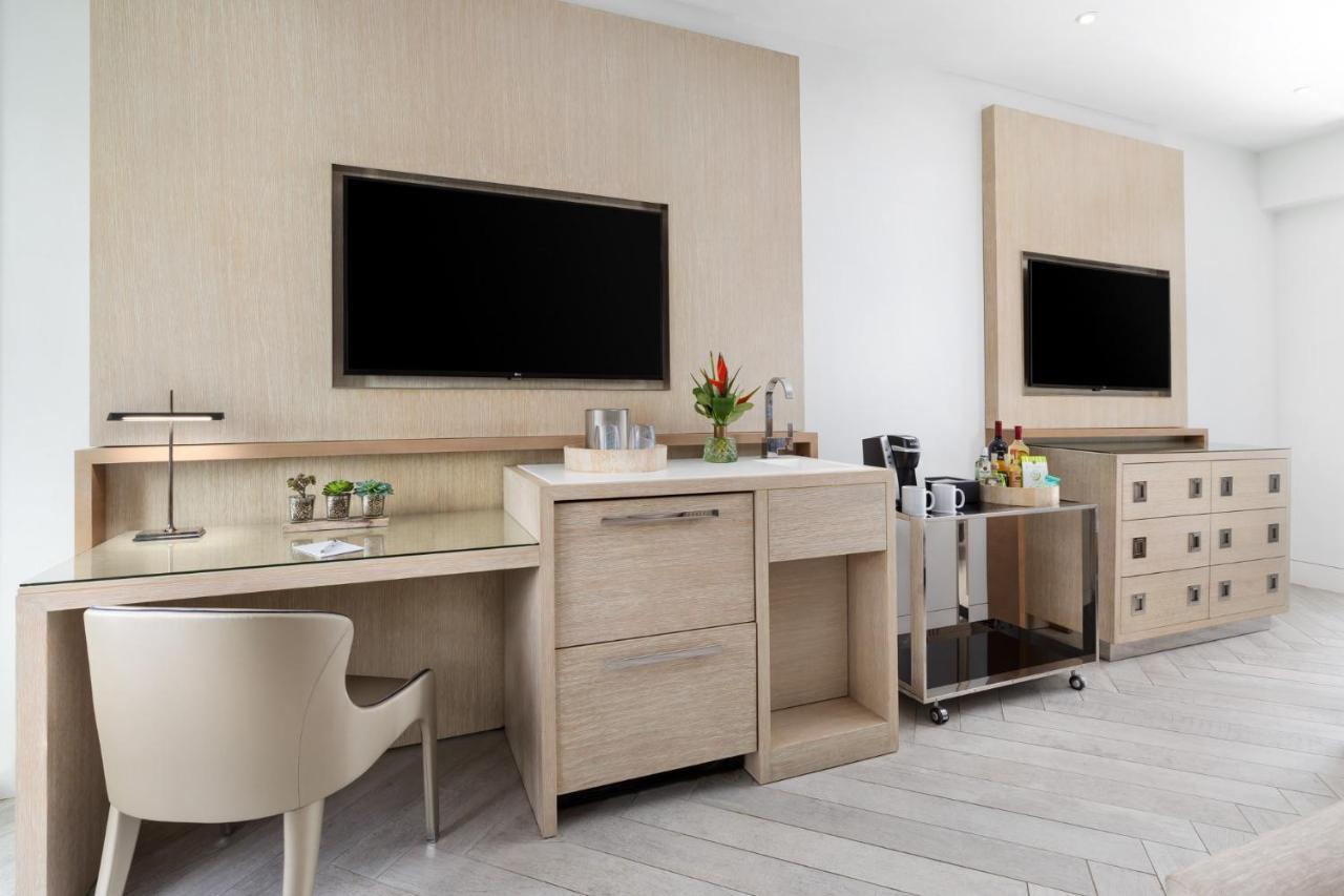 Luxury Second Floor Balcony Suite