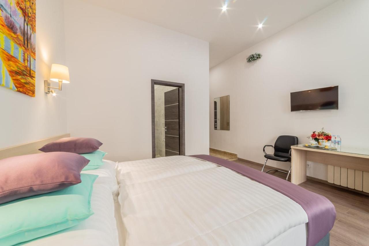 Deluxe Double or Twin Room City View