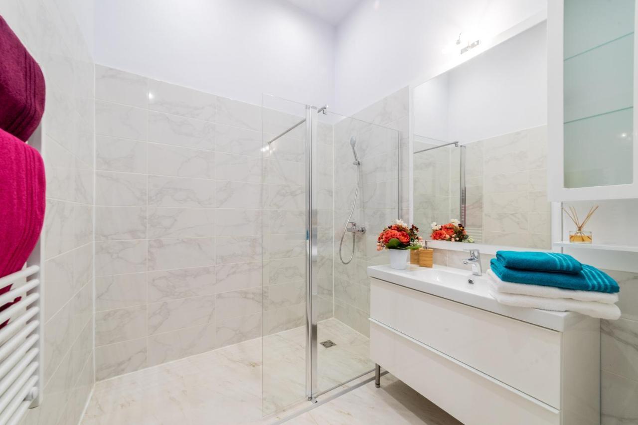 Large Double or Twin Room