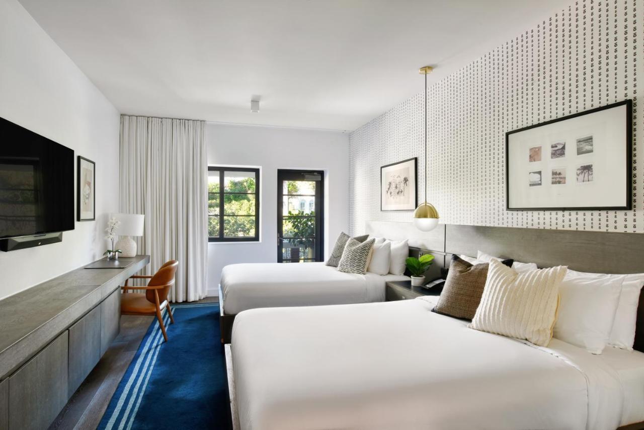 Luxury Two Queen Beds Balcony