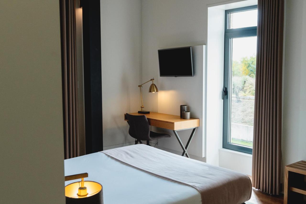 Deluxe Double Room Shower