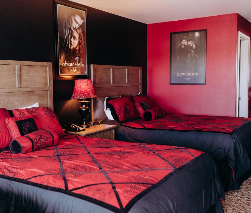Deluxe Queen Room - Themed Room,757595584:JPEG