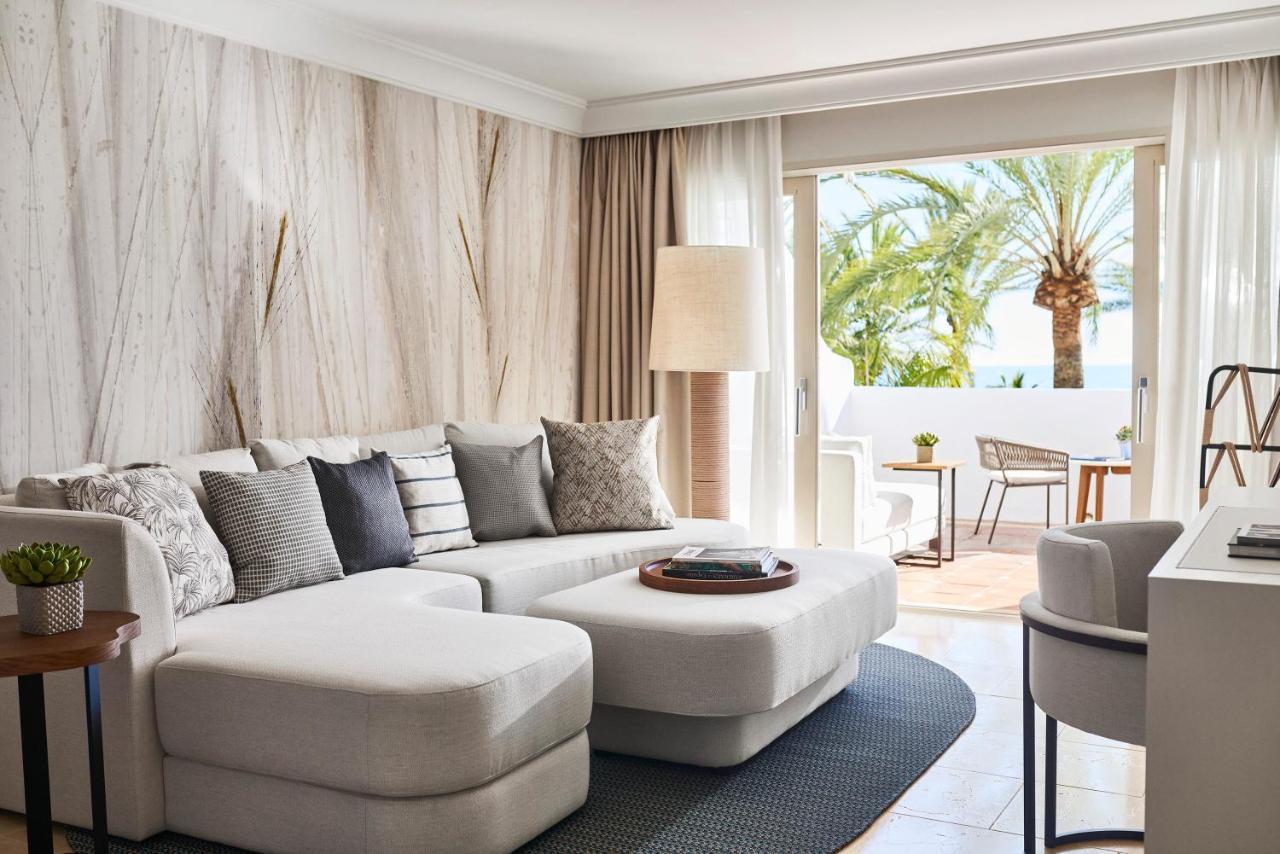 Suite Junior Doble Deluxe con vistas parciales al mar
