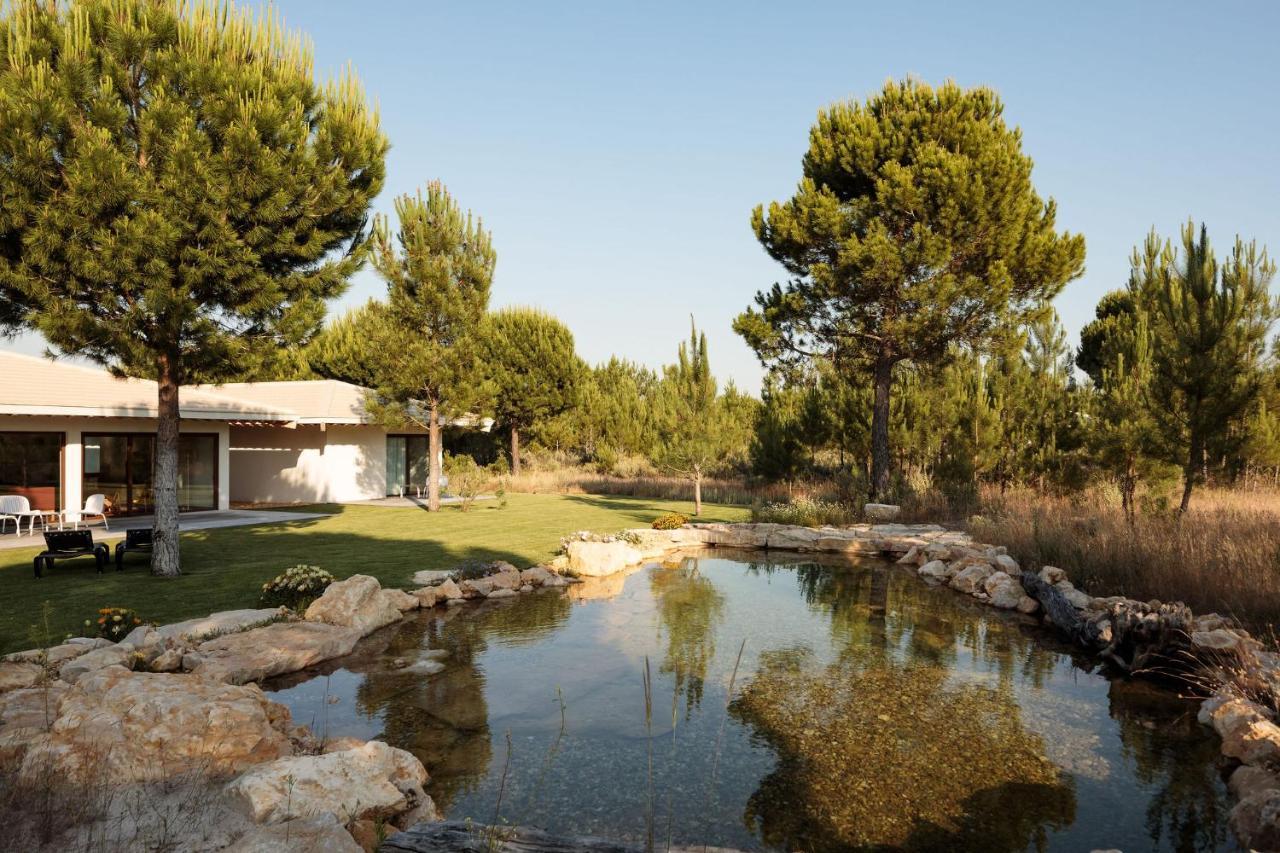 Three-Bedroom Villa Lake