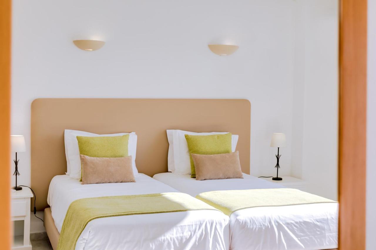 Quarto com Cama de Casal ou 2 de Solteiro e Varanda