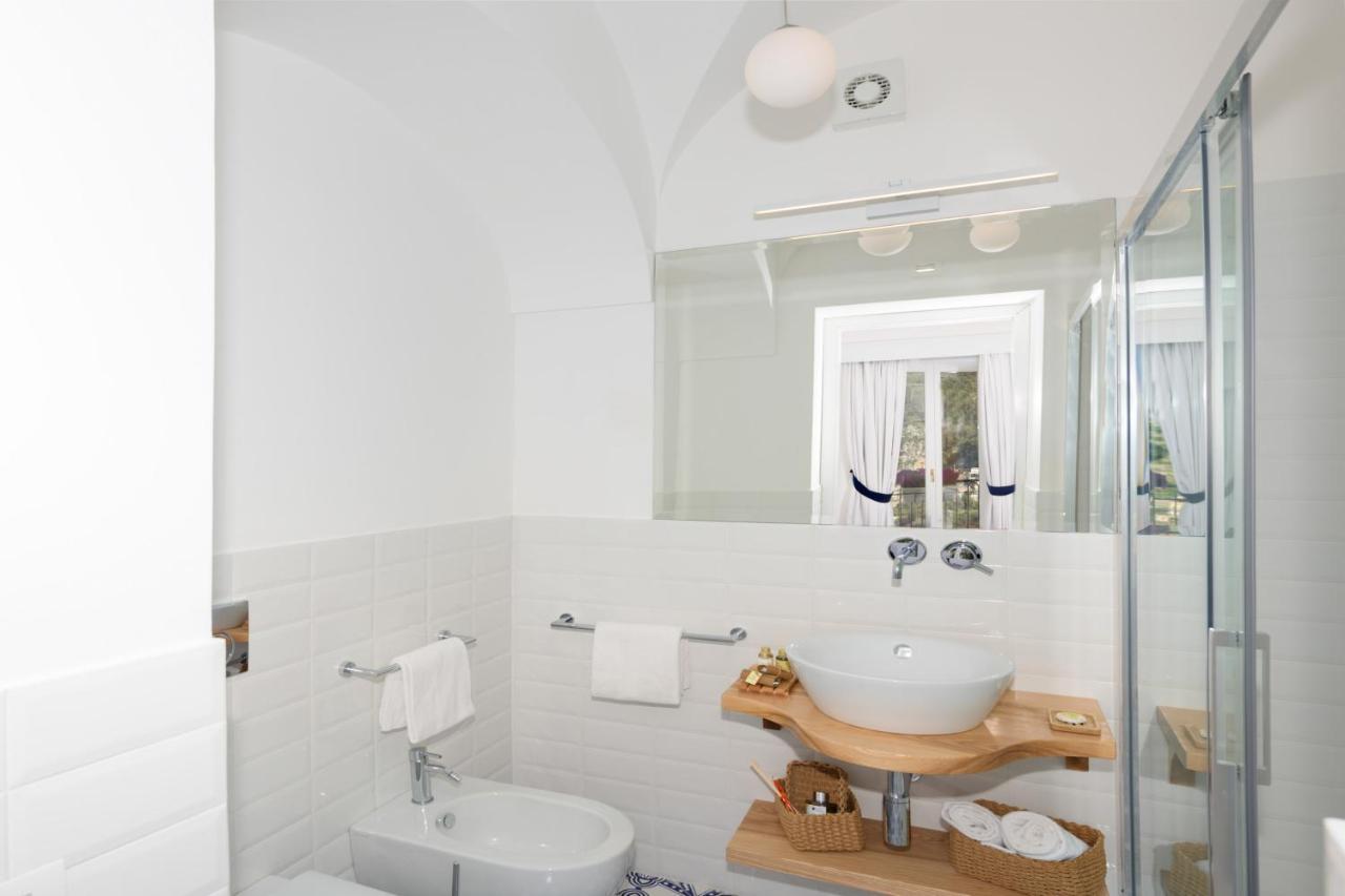 Deluxe Suite mit Whirlpool-Badewanne