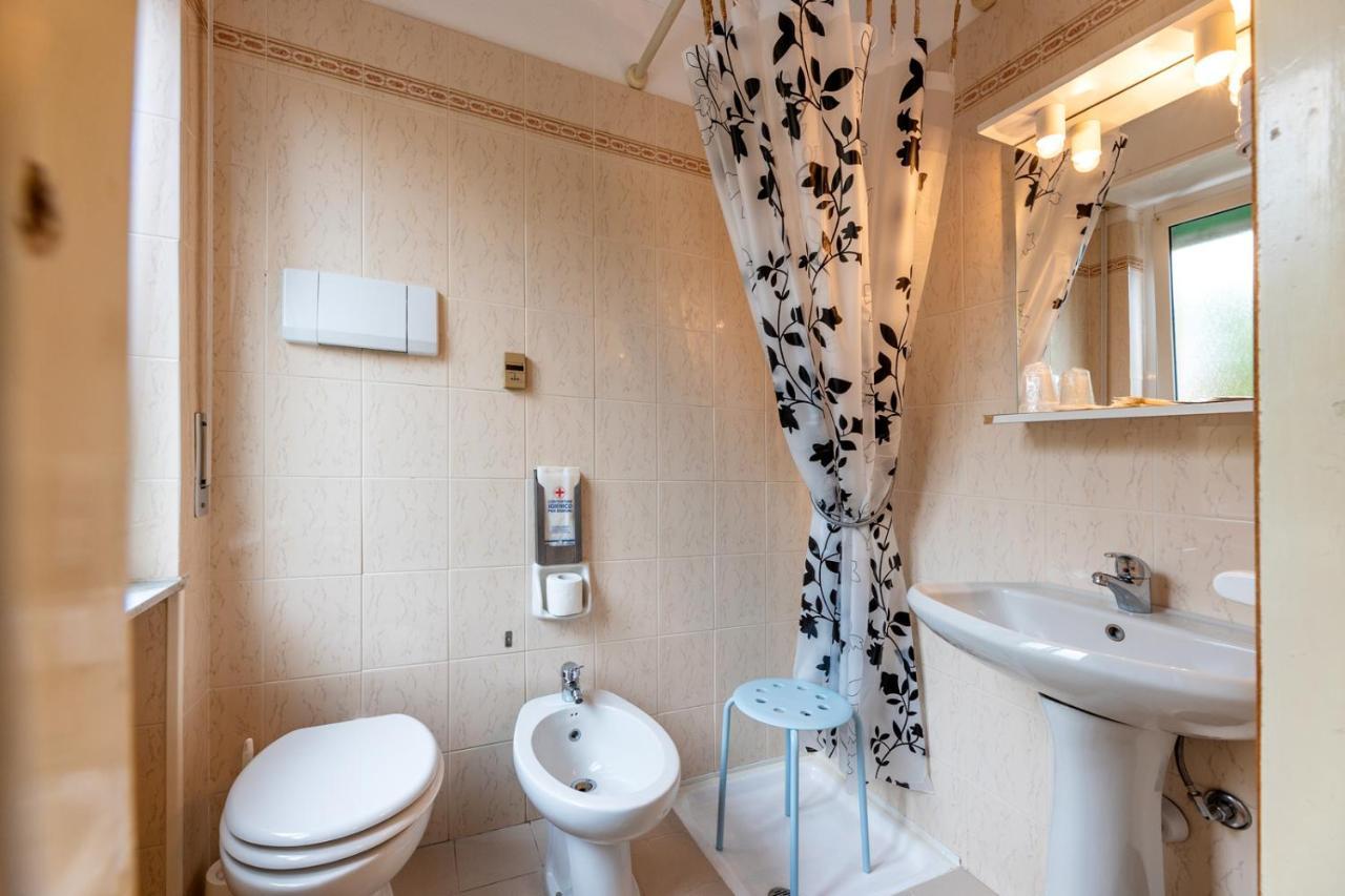 Triple Room,1113829875:JPEG