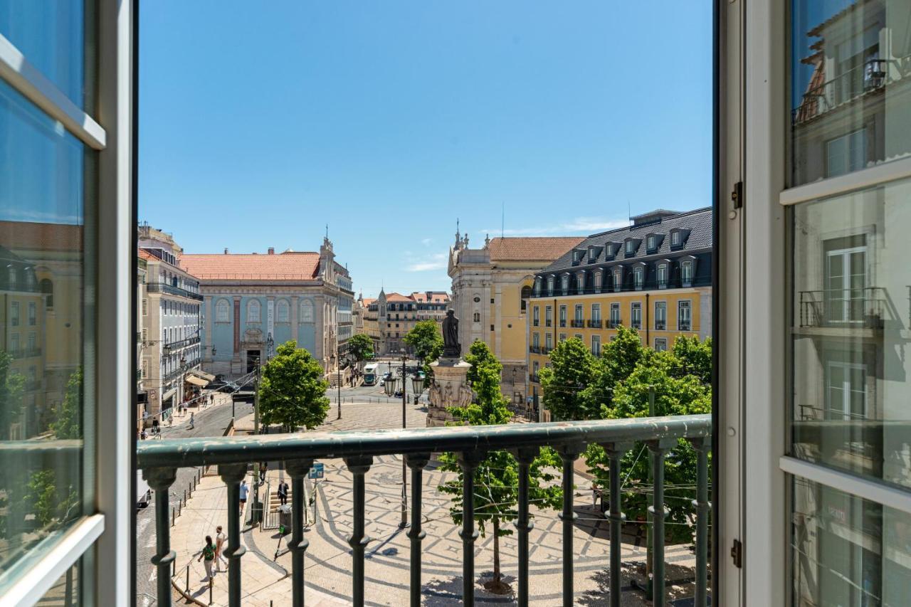 Deluxe Room Square View