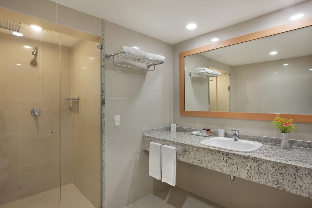 Family Suite (4 Adults + 2 Child),1588055046:JPEG