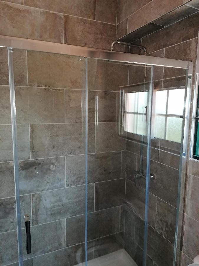 Triple Room Bathroom