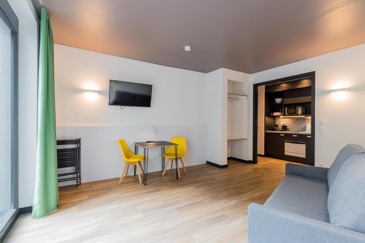 Apartment mit Wohn & Schlafzimmer