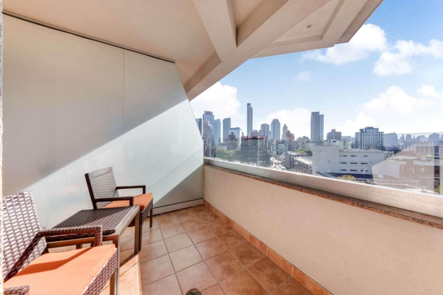 Balcony King Room City View