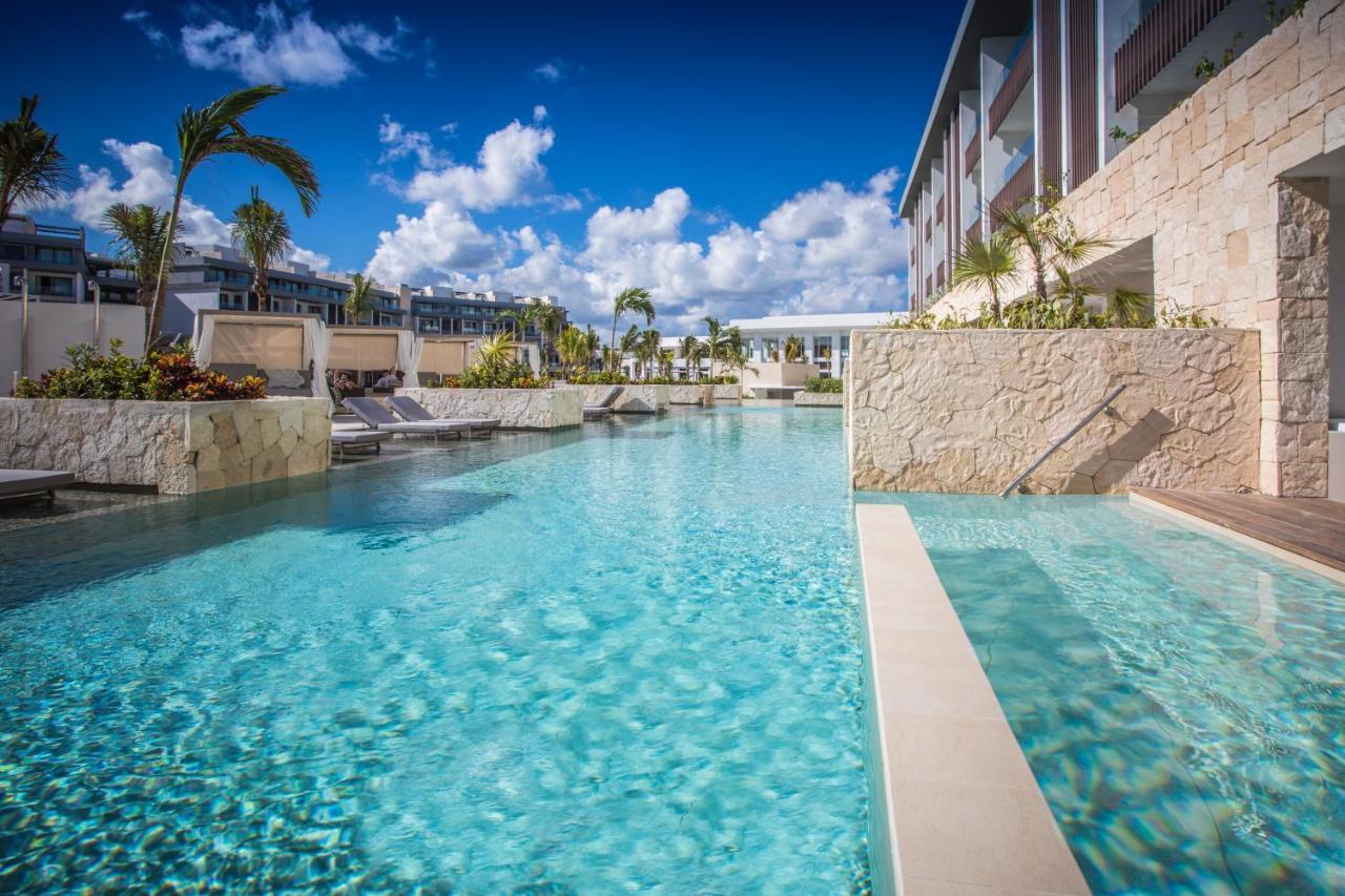 Swim Up suite with Outdoor Jacuzzi - Free Wifi