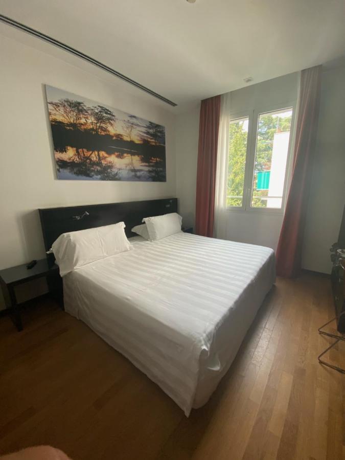 Superior Double Room Queen size bed