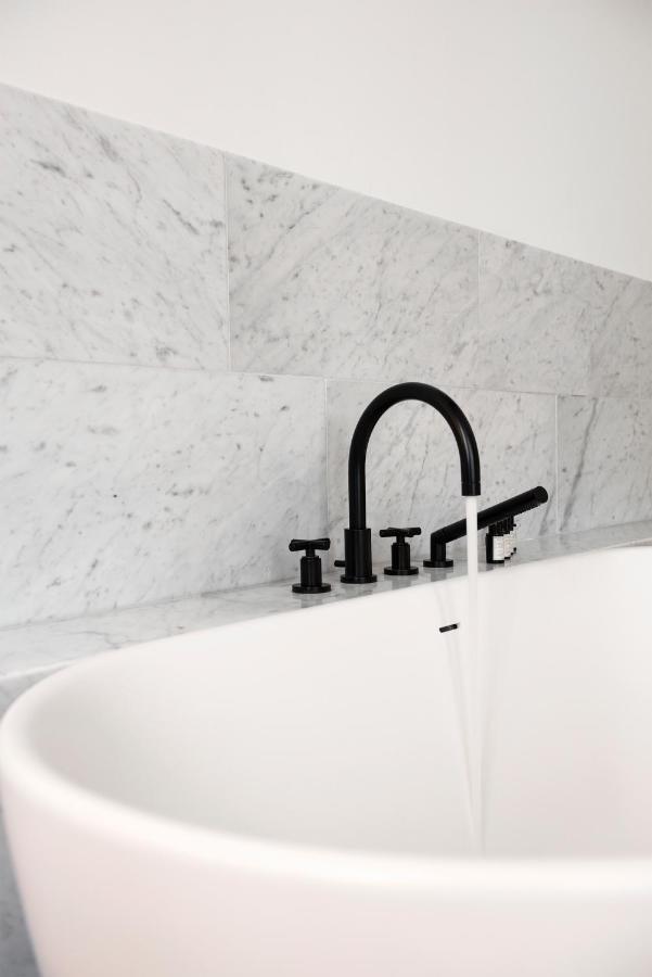 Deluxe Double Room Bath