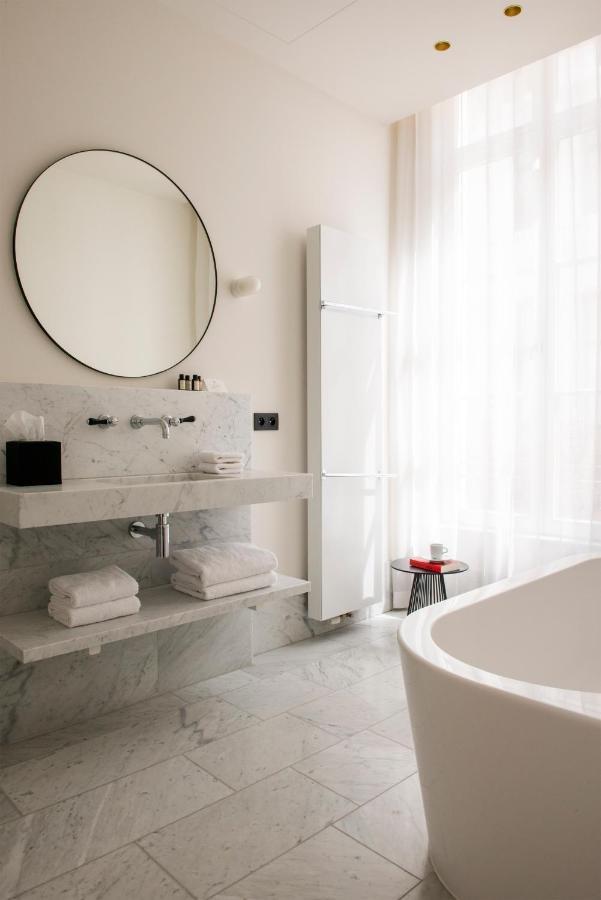 Deluxe Double Room Bath