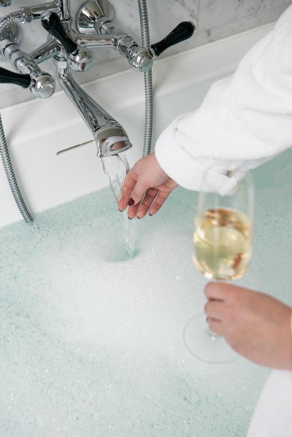 Deluxe Double Room Bath
