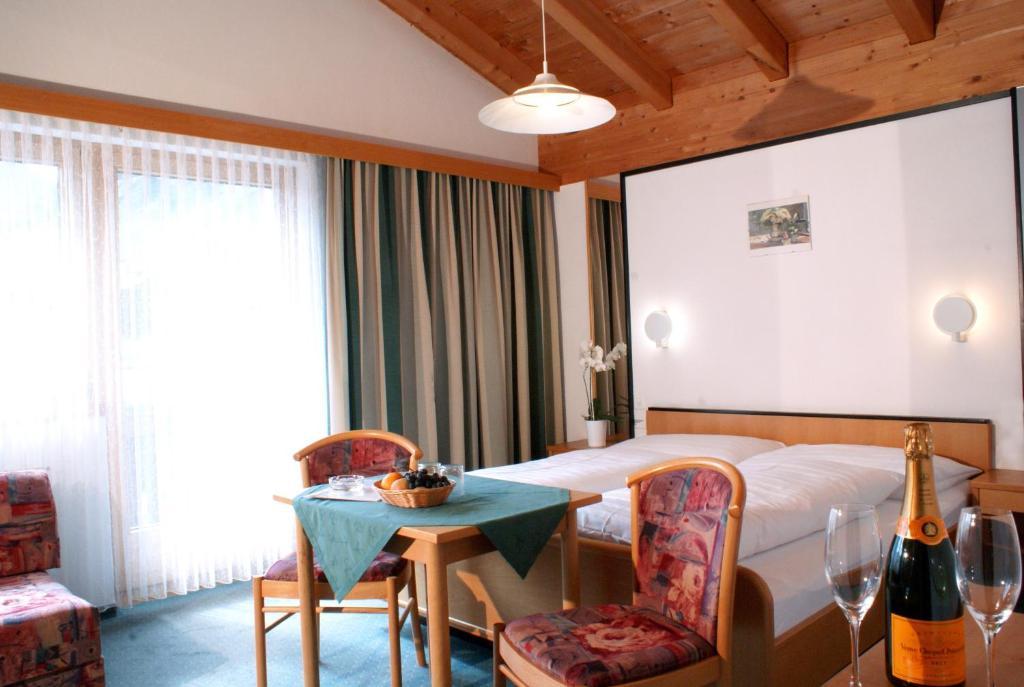 Doppelzimmer mit Balkon