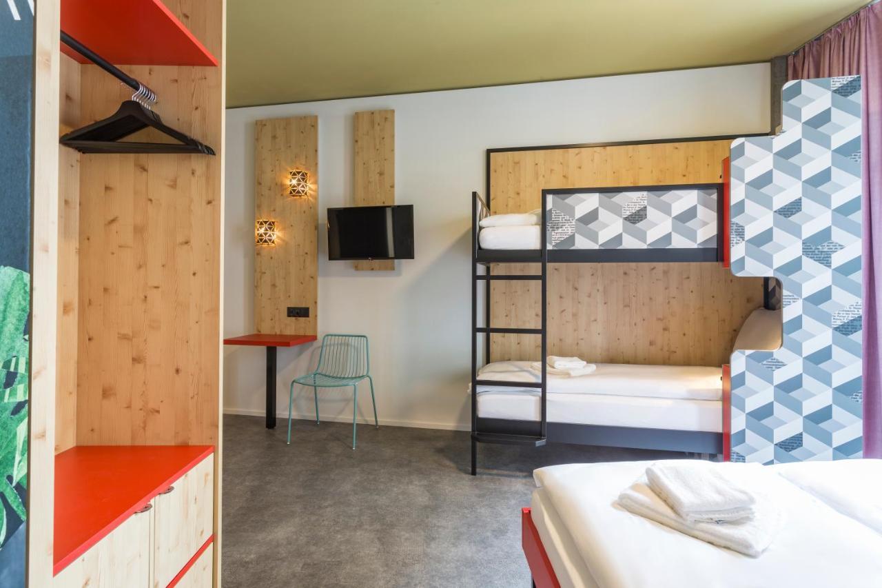 Cama em Dormitório Misto com 4 Camas