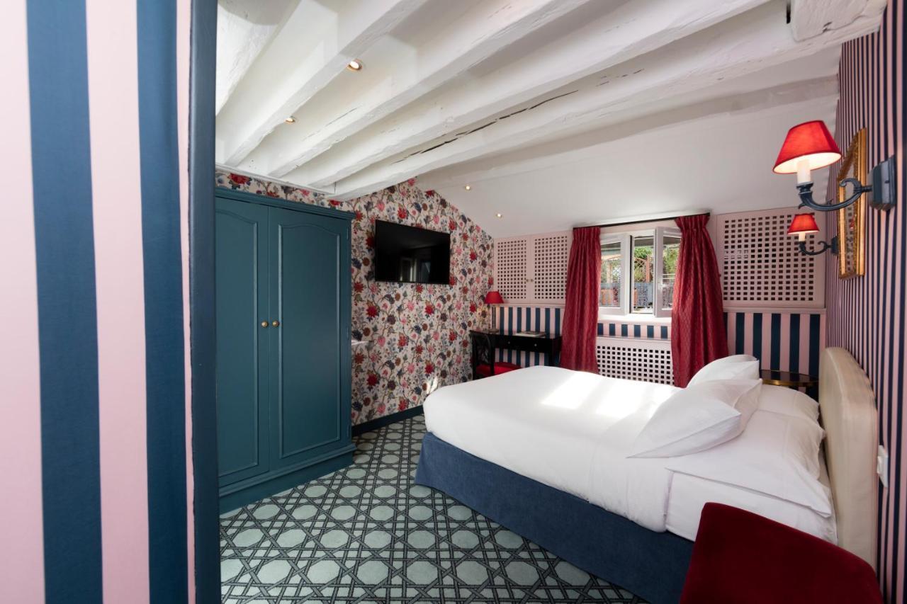 Classic Double Room Bath