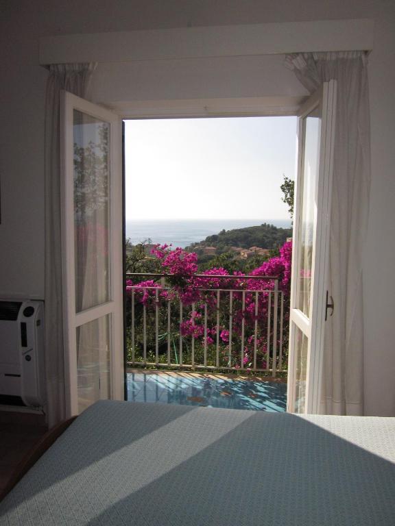 Double or Twin Room Sea View
