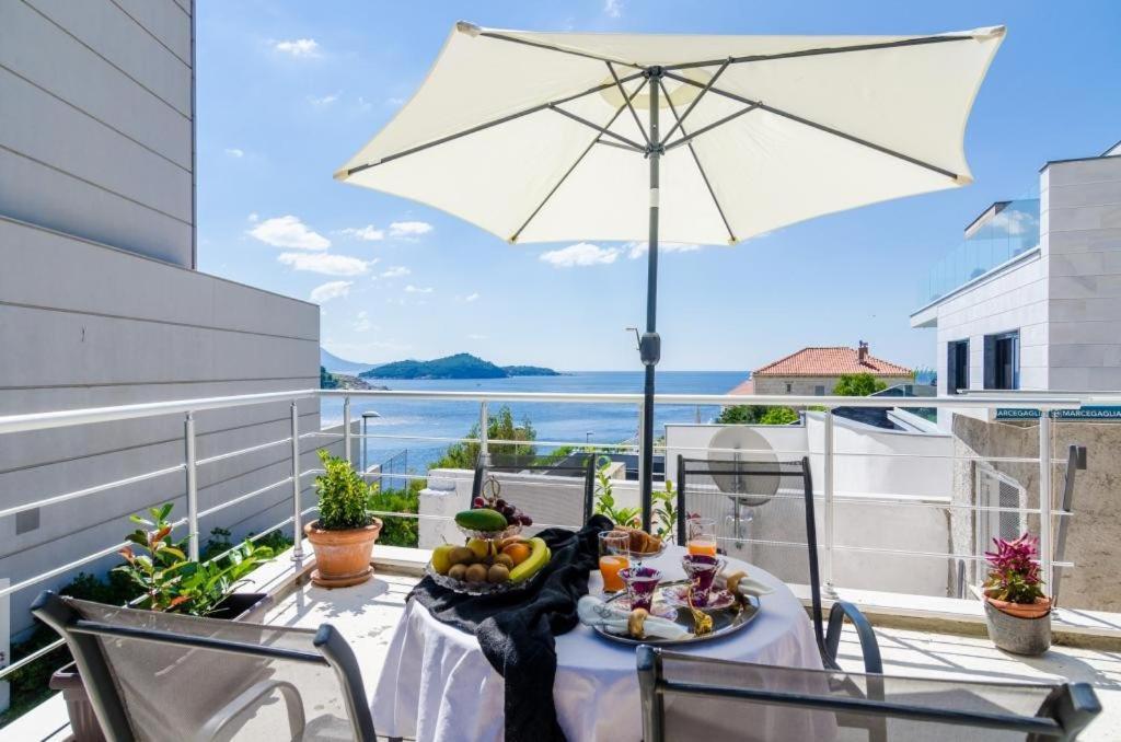 Studio with Jacuzzi and Private Terrace