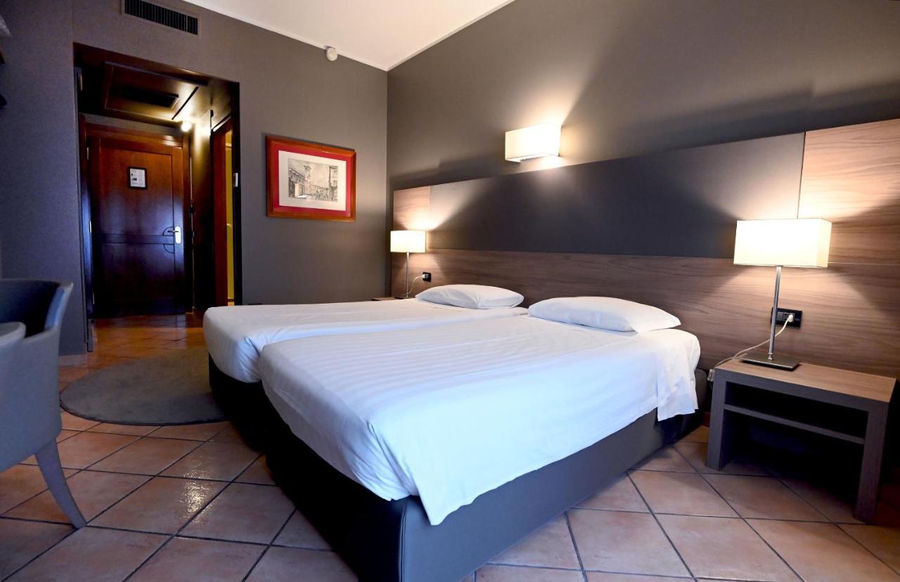Double Room,1433339515:JPEG