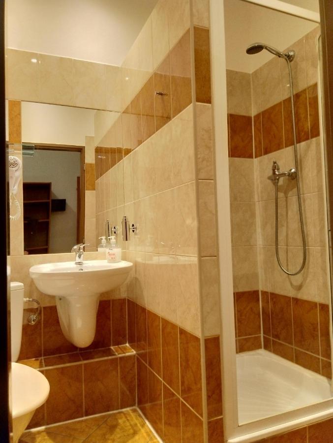 Quadruple Room Bathroom