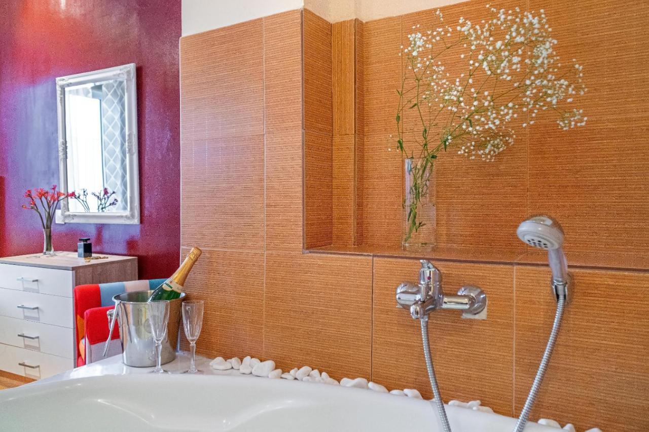 Suite Hot Tub Balcony