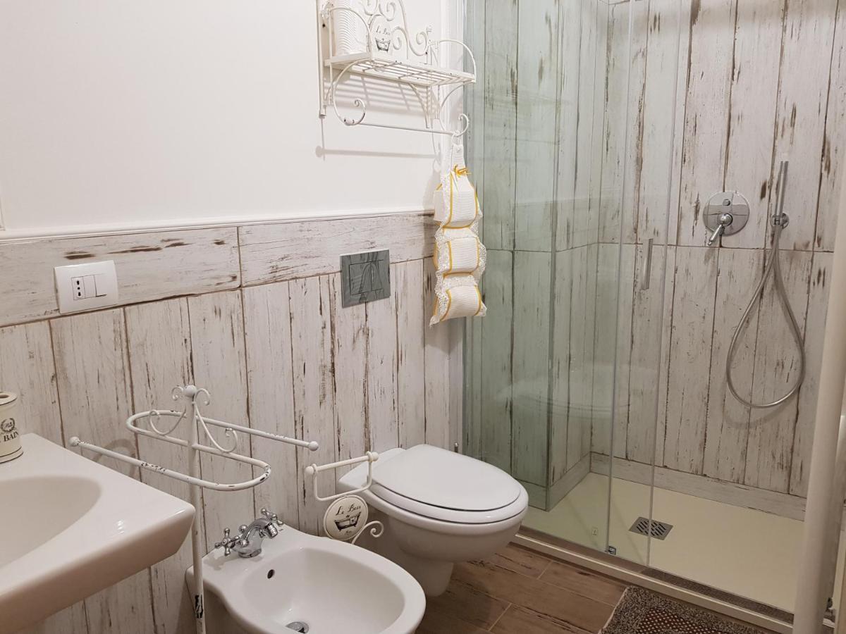 Family Room Private Bathroom