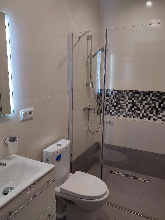 Twin Room Private Bathroom