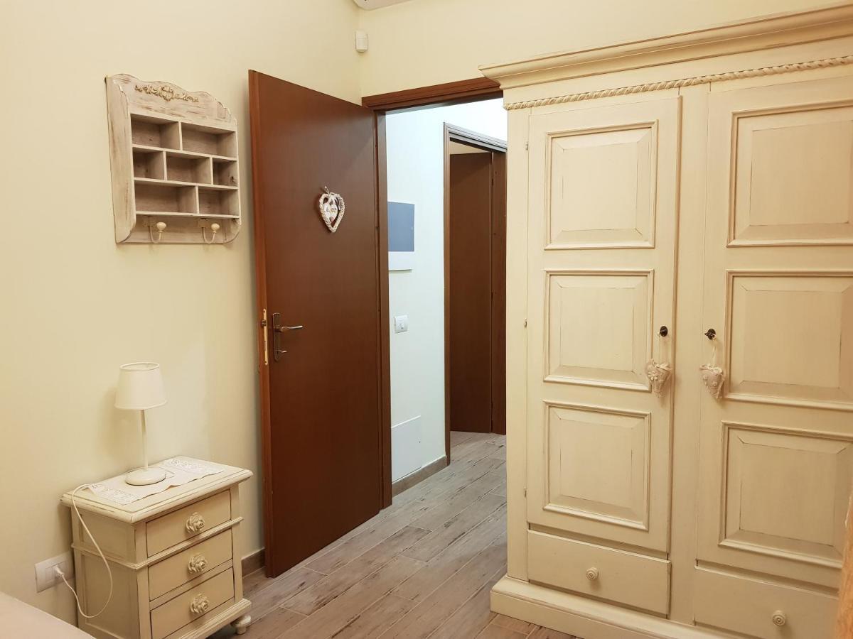 Single Room Private External Bathroom