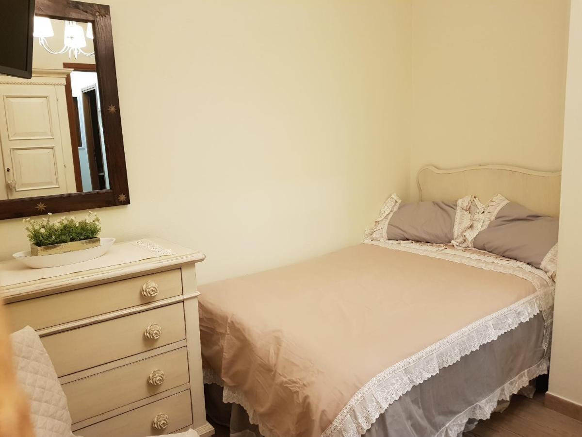 Single Room Private External Bathroom