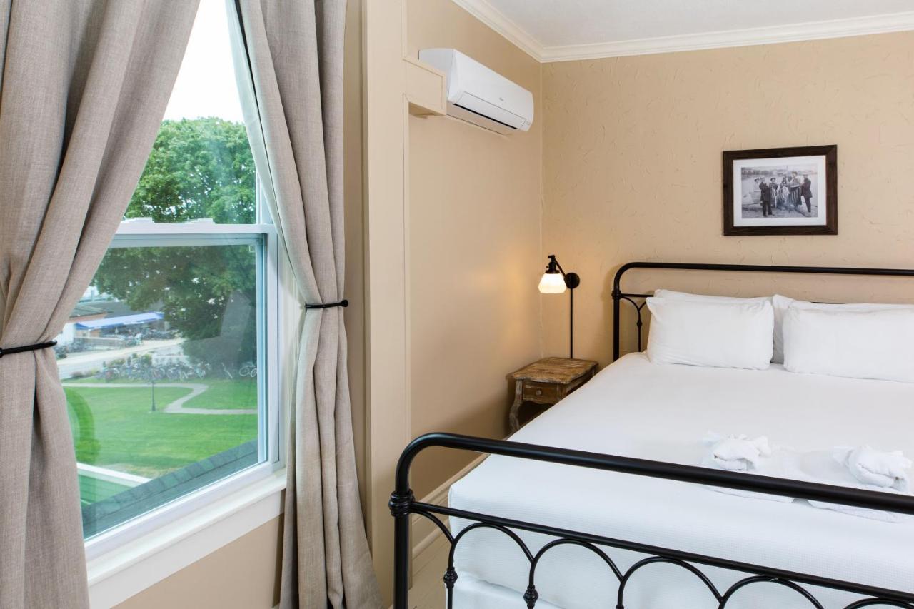 King Room Lake View