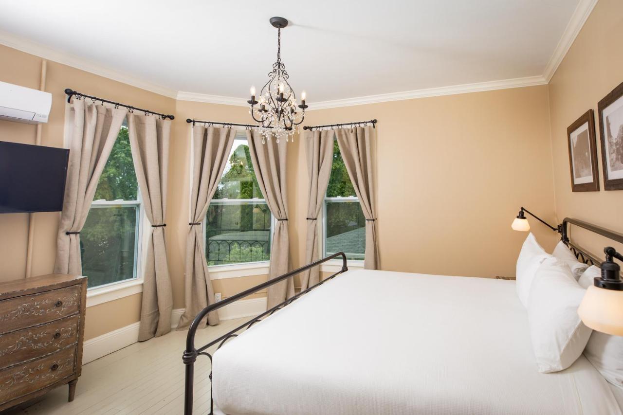 King Room Lake View