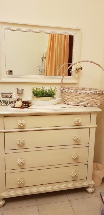 Single Room Private External Bathroom