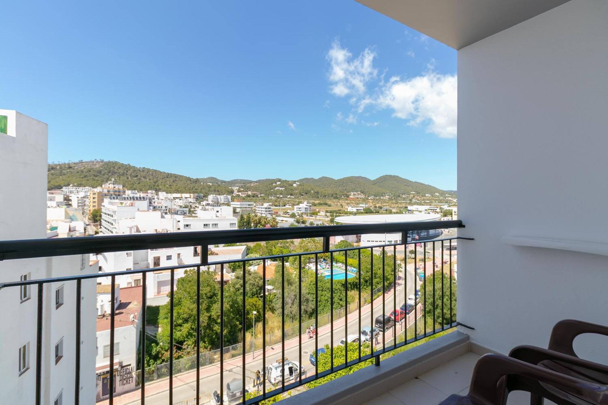 Habitación con vistas a la calle