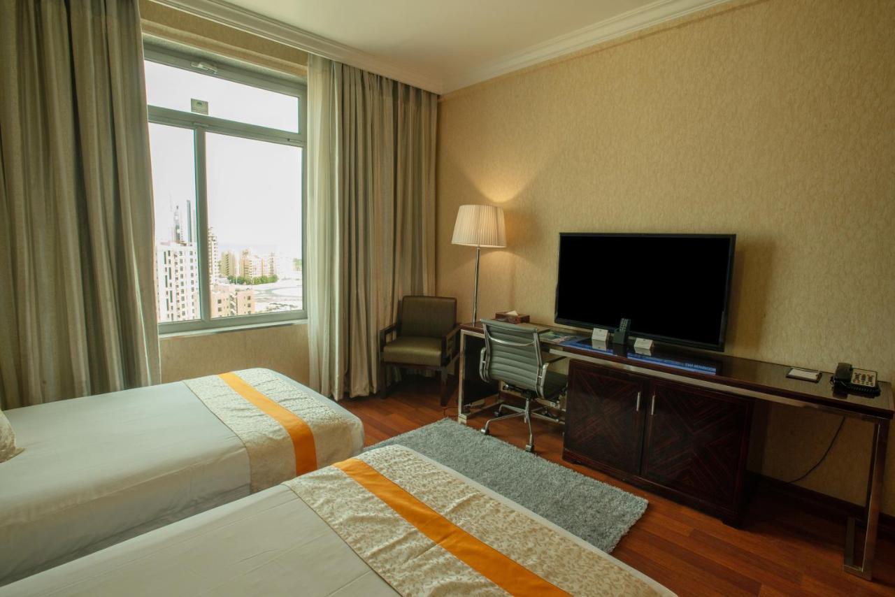 Zweibettzimmer mit Stadtblick
