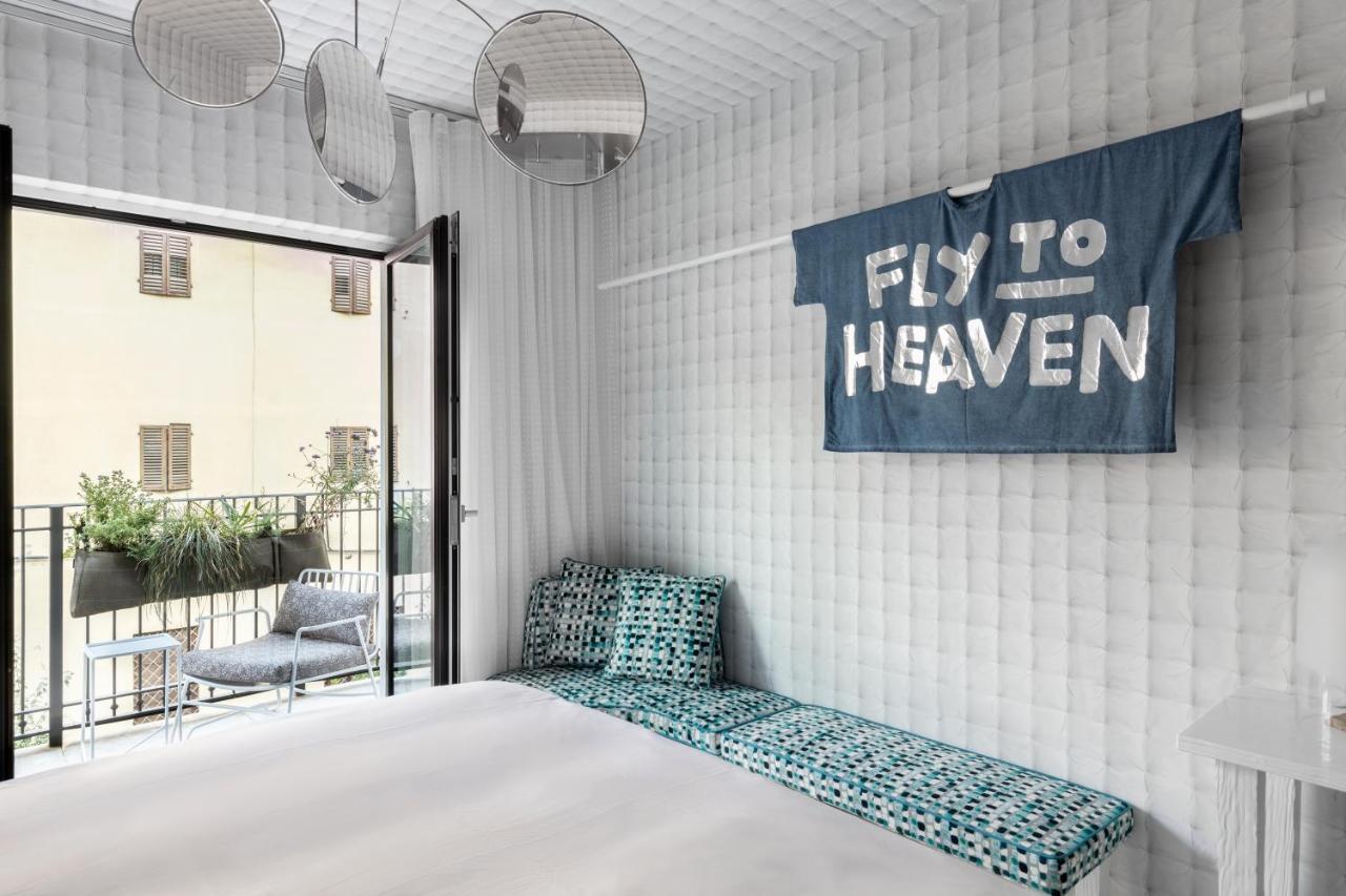 Medium Bianco Balcony