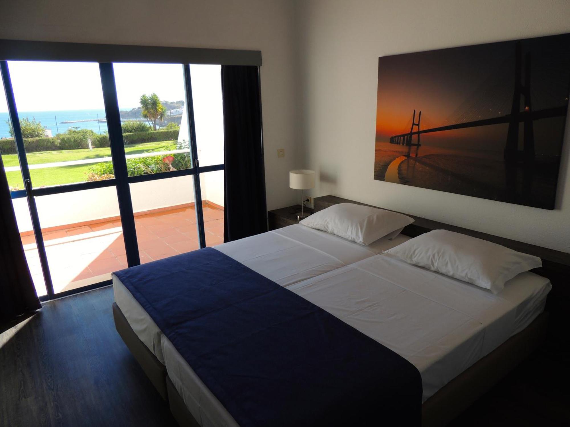 One-Bedroom Apartment Frontal Sea View