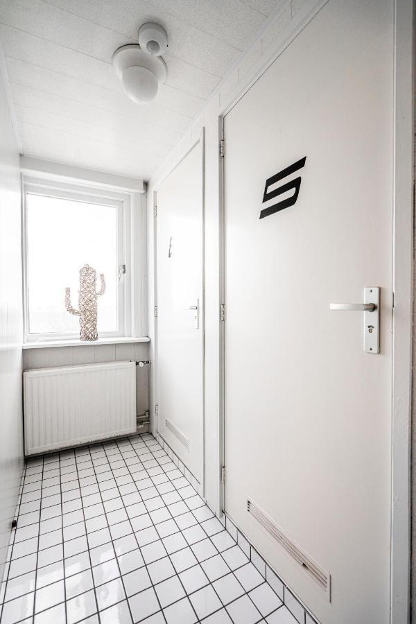 Basic Einzelzimmer mit eigenem Bad außerhalb des Zimmers