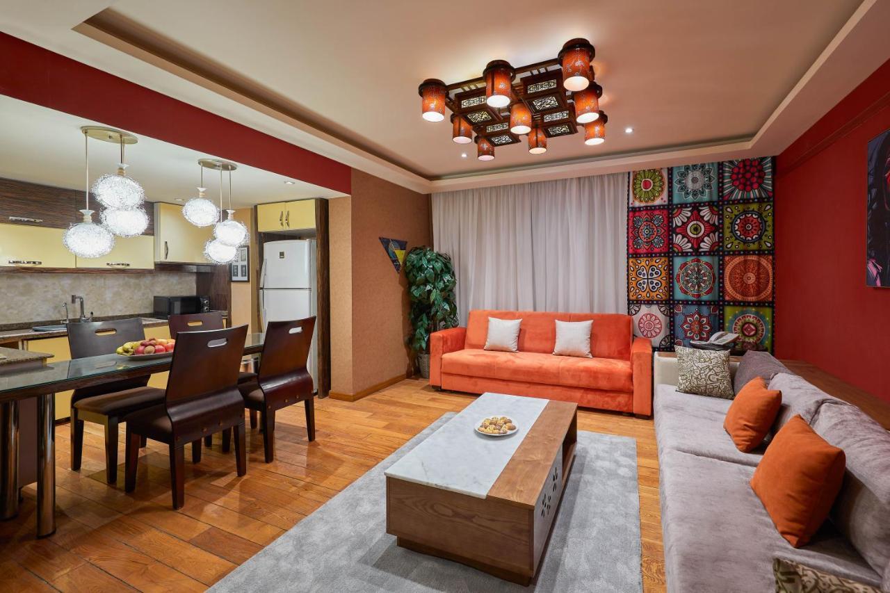 Deluxe Queen Suite
