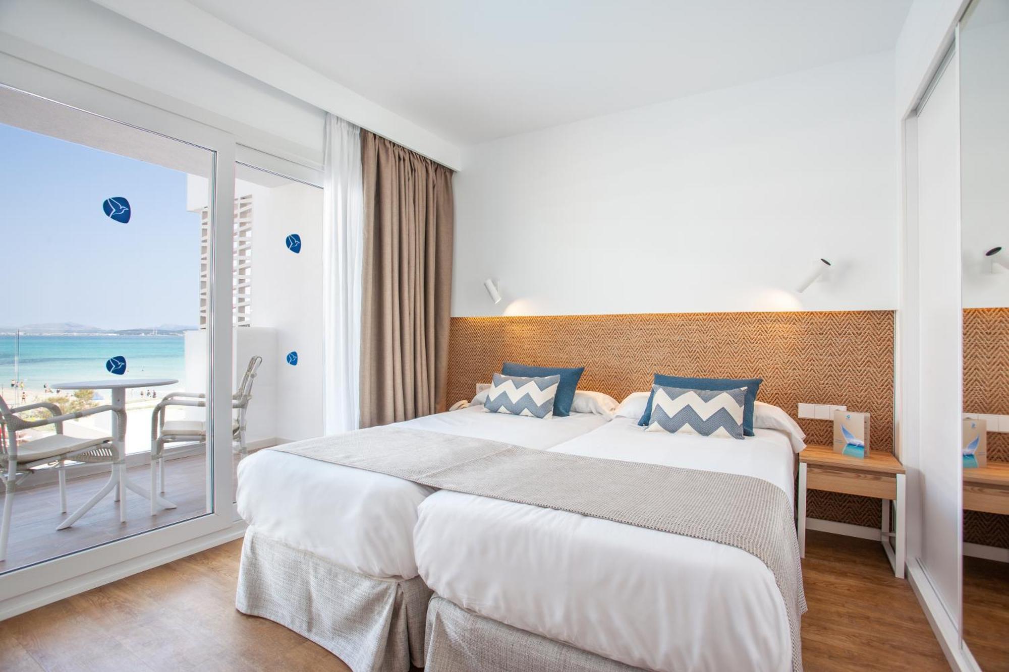 One-Bedroom Apartment Sea Side View